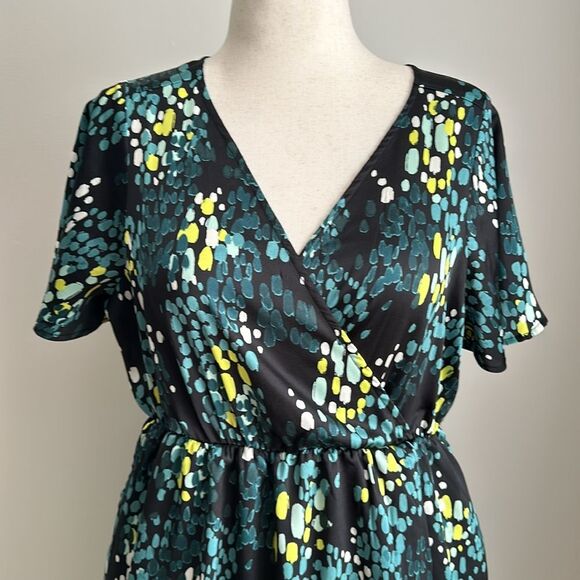 Torrid Midi Bubble Charm Flutter Sleeve Faux Wrap Dress Green Size 00/10US - Picture 4 of 12